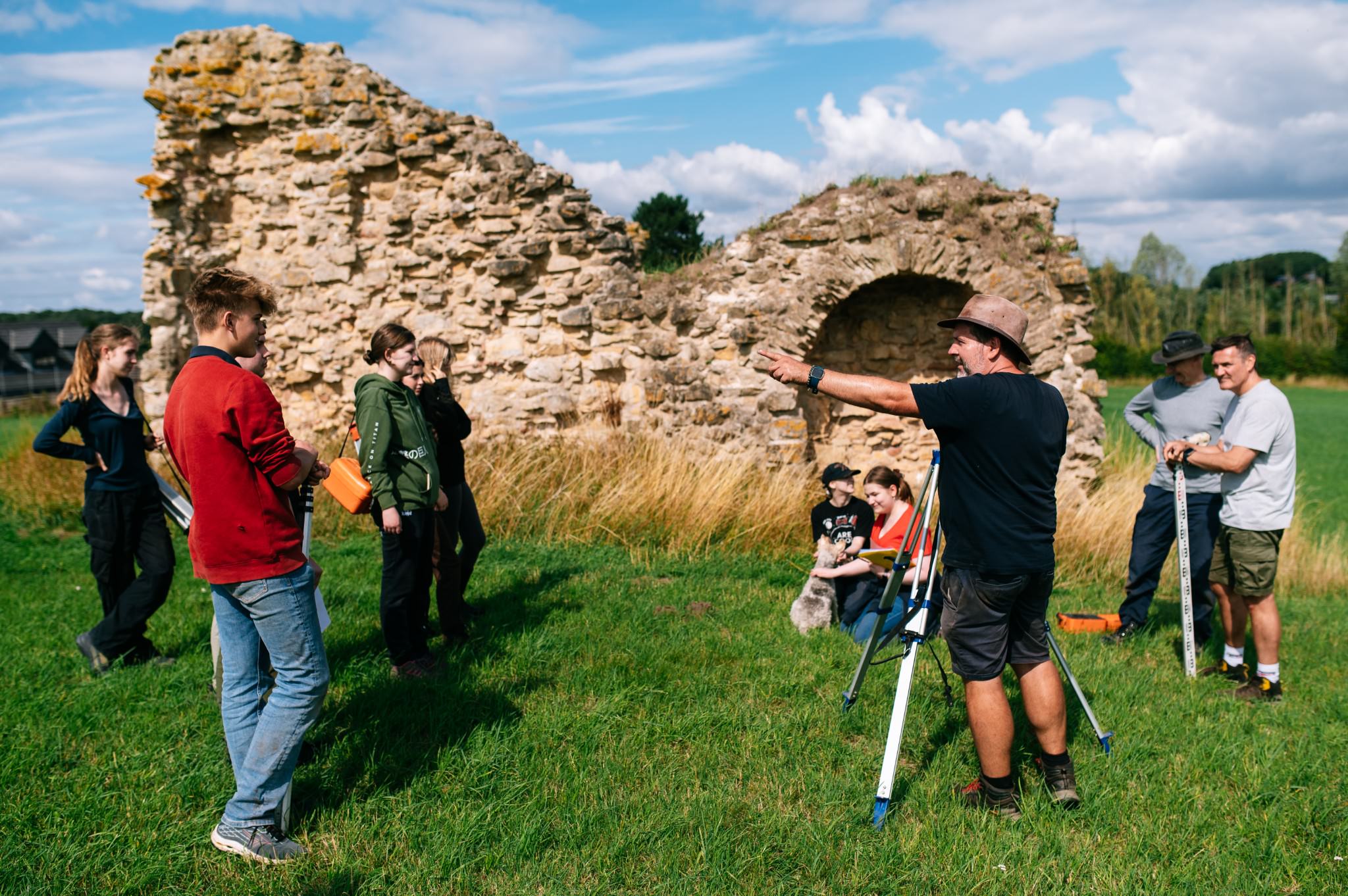 archaeology topographic survey lesson in front of a ruins